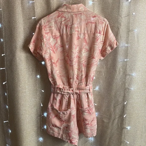 Show Me Your MuMu Bexley Pink Majestic Palm Romper - Picture 7 of 9